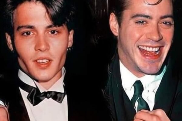 Johnny Depp was `embarrassed` when congratulating Robert Downey Jr. 2